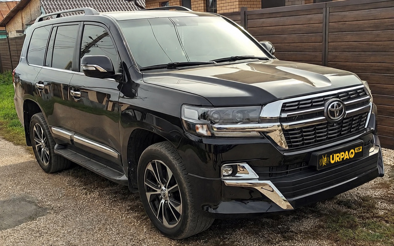 Toyota Land Cruiser 200 — фотография модели