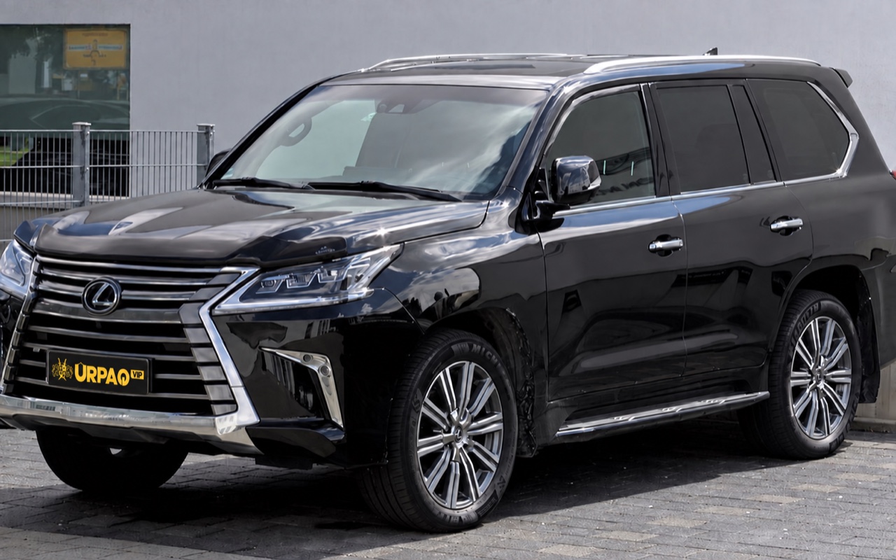 Lexus LX 570 — фотография модели